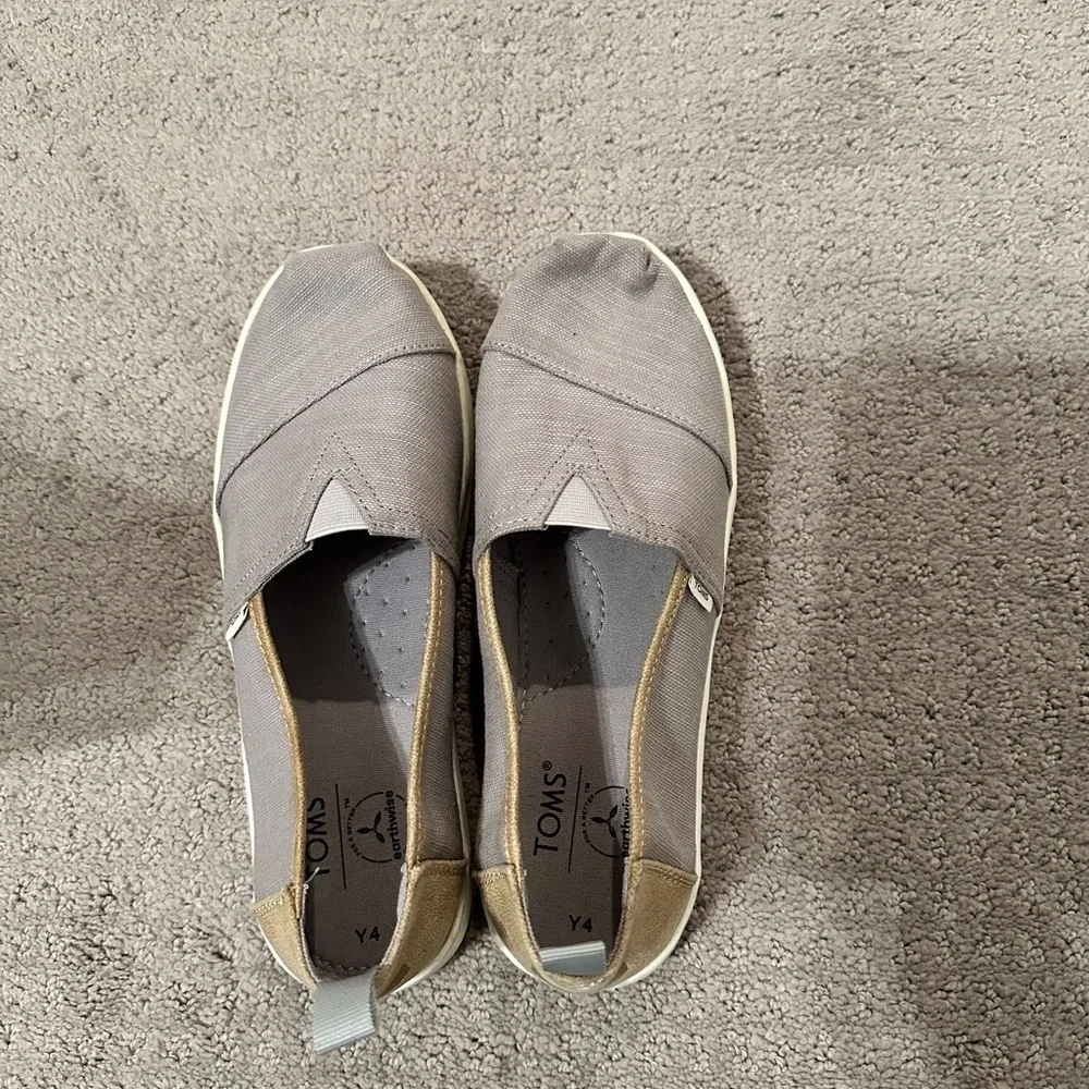 Toms Boys Gray Loafers Slip-Ons Casual Comfort